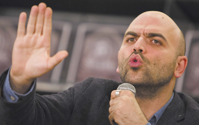 Rai: Linguaggio Saviano incompatibile con servizio pubblico